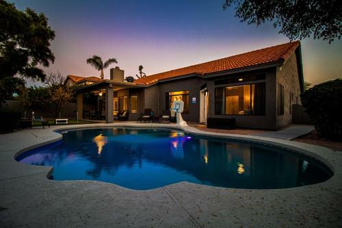 Luxury Modern Home Whtd Pool In North Scottsdale