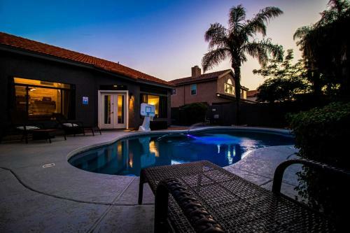 Luxury Modern Home Whtd Pool In North Scottsdale