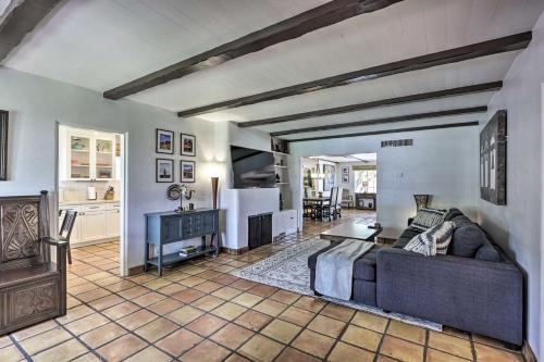 Midtown Getaway With Private Pool And Grass Yard!