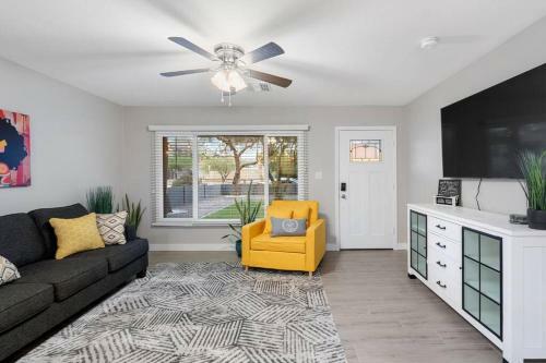 Modern Remodeled Private 3 Bed, 2 Bath Home In Phoenix, Arizona