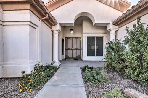 Stylish Phoenix Sanctuary With Outdoor Oasis!