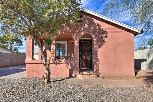 Pet-friendly Phoenix Home Less Than 3 Mi To Downtown!