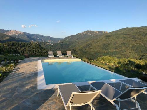 Villa 360 Views, Private Infinity Pool, Pisa, Lucca, Florence, Large Garden