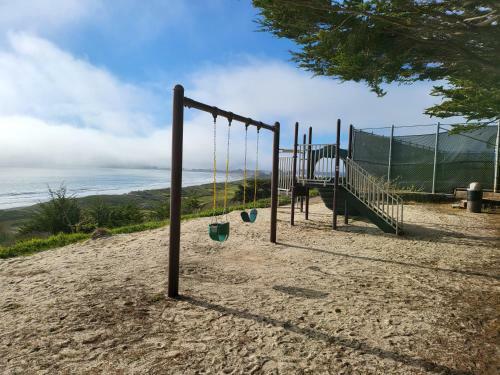 New Sea-renity Wide Ocean Views, Fireplace And Spa