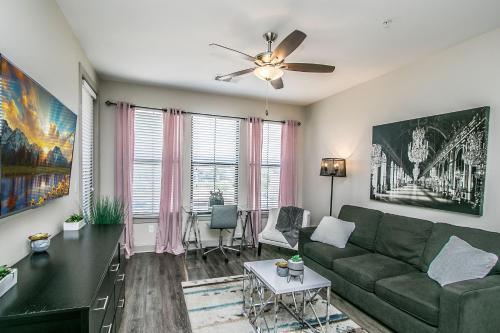 Rooftop Pool - Tpc, Shopping & Dining 2 Miles Wtih Parking - 4427