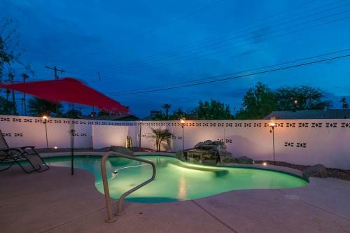 Modern Chic Old Town Scottsdale Home Wpool & Gym