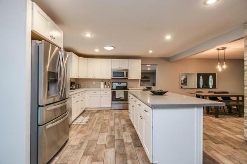 Modern Chic Old Town Scottsdale Home Wpool & Gym