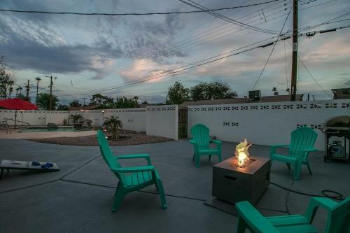 Modern Chic Old Town Scottsdale Home Wpool & Gym