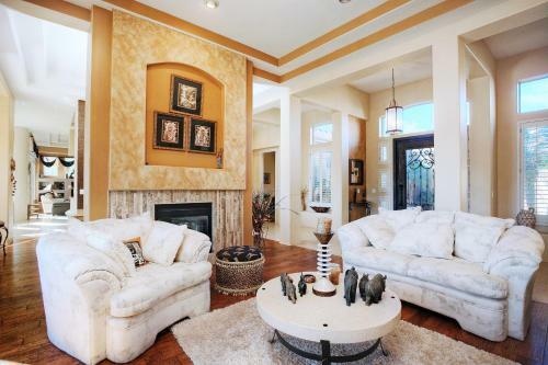 Spectacular Desert Retreat