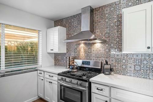 Scottsdale Vibes - Newly Renovated - King Bed