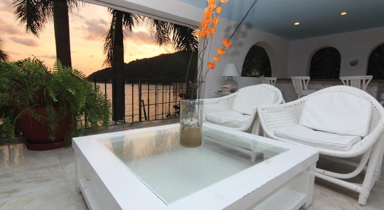 Casas Y Villas Real Estate - Casa Aldila