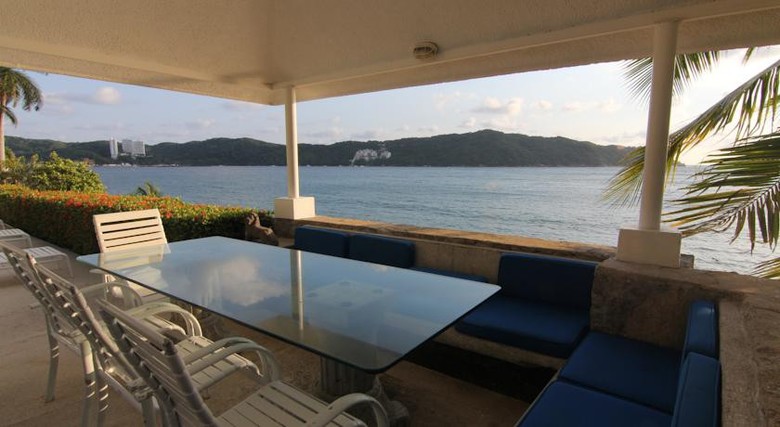 Casas Y Villas Real Estate - Casa Aldila