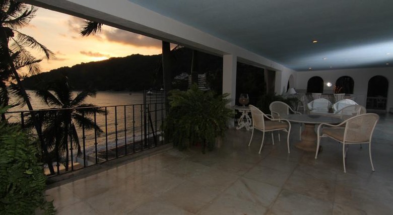 Casas Y Villas Real Estate - Casa Aldila