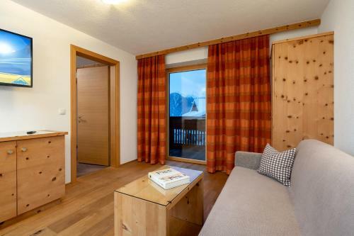 Hostal Dorfblick Fiss - Apartments & Rooms