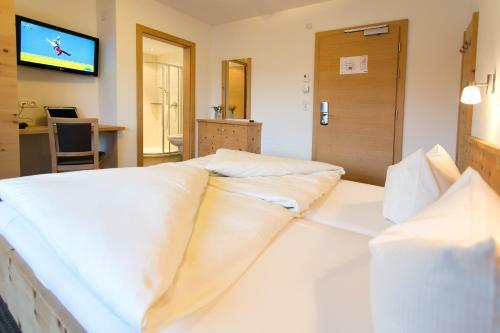 Hostal Dorfblick Fiss - Apartments & Rooms
