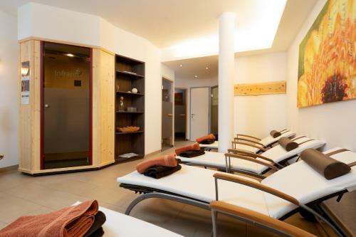 Hostal Dorfblick Fiss - Apartments & Rooms