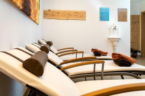 Hostal Dorfblick Fiss - Apartments & Rooms