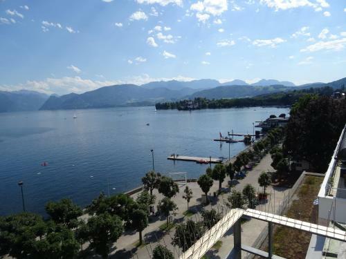 Apartamento Fantastic Lake And Mountain View, First Row Lakeside