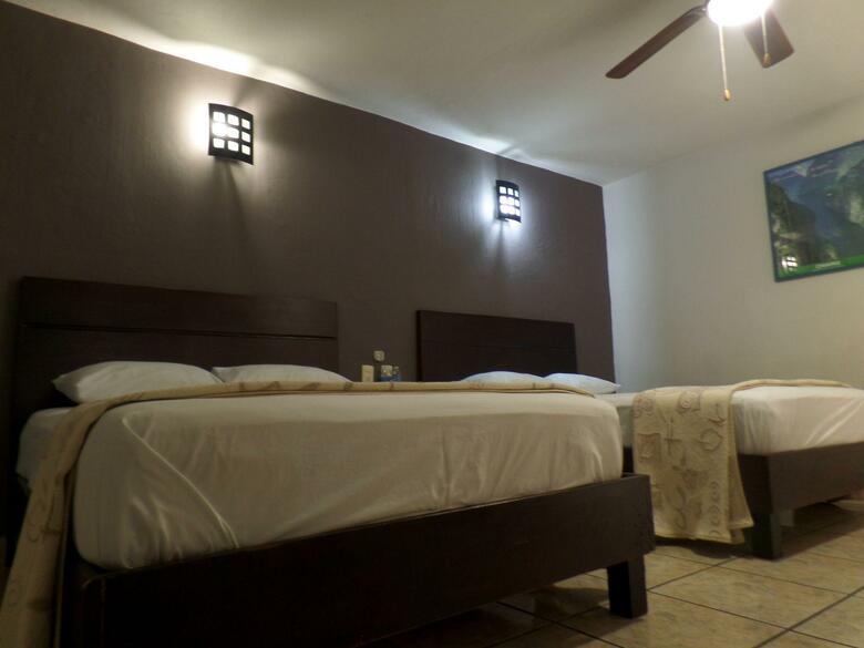 Uke Inn Hotel & Suites Xamaipak
