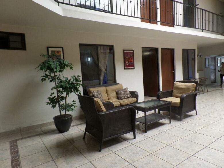Uke Inn Hotel & Suites Xamaipak