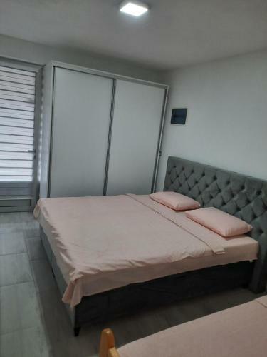 Apartamento Vrani? House