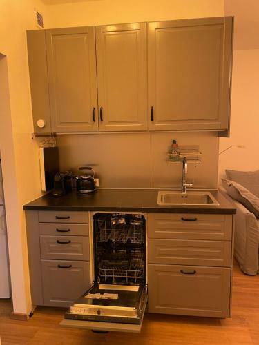 Zentrum & Parkm�glichkeit Top Saniertes Apartment