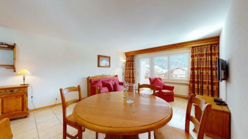 Gonenstein Residence In Leukerbad, Entire Apartment/studio With Balcony