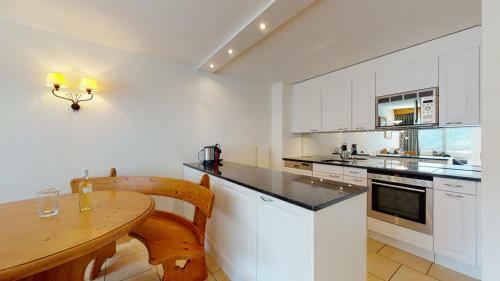 Gonenstein Residence In Leukerbad, Entire Apartment/studio With Balcony