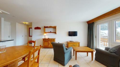 Gonenstein Residence In Leukerbad, Entire Apartment/studio With Balcony