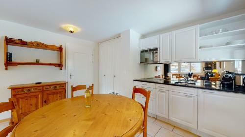 Gonenstein Residence In Leukerbad, Entire Apartment/studio With Balcony