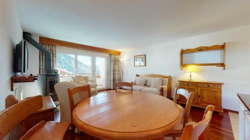 Gonenstein Residence In Leukerbad, Entire Apartment/studio With Balcony