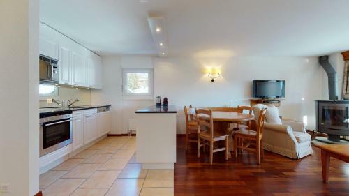 Gonenstein Residence In Leukerbad, Entire Apartment/studio With Balcony
