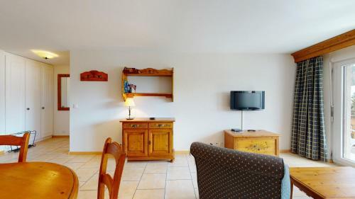 Gonenstein Residence In Leukerbad, Entire Apartment/studio With Balcony