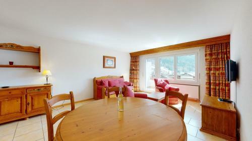 Gonenstein Residence In Leukerbad, Entire Apartment/studio With Balcony