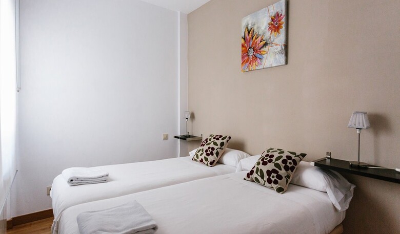Apartamentos Se�orio de Haro 3000