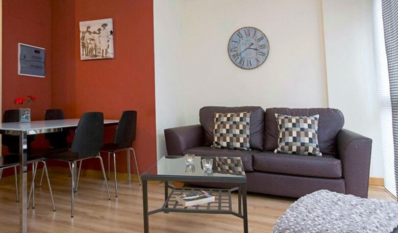 Apartamentos Se�orio de Haro 3000