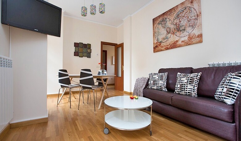Apartamentos Se�orio de Haro 3000