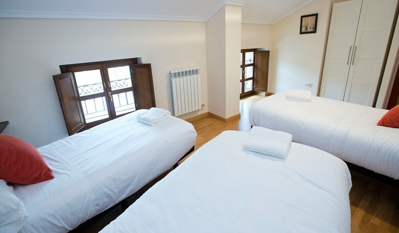 Apartamentos Se�orio de Haro 3000