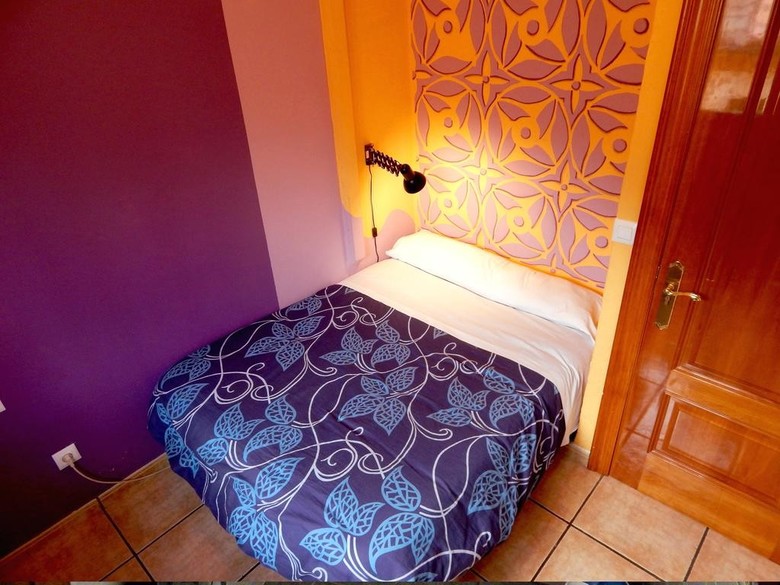 Hostal Duermevela Hostel