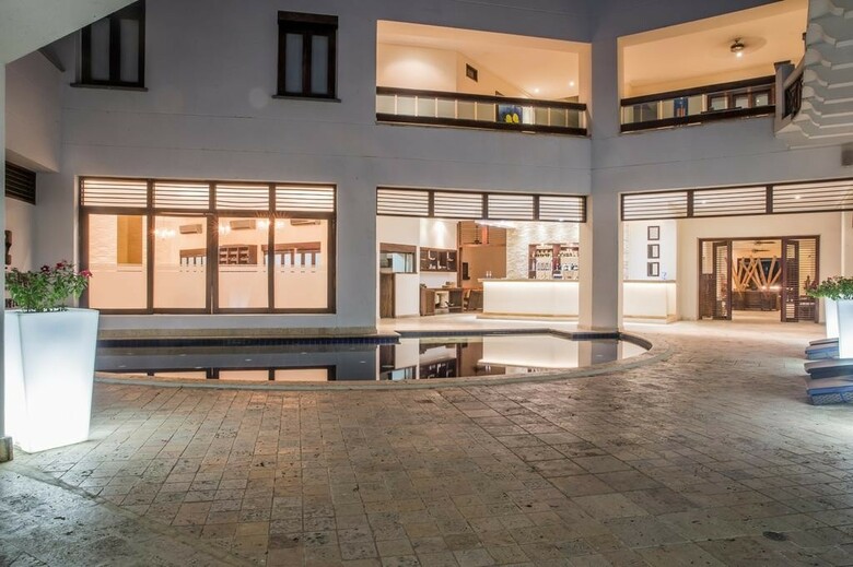 Vistamarina Casa Hotel