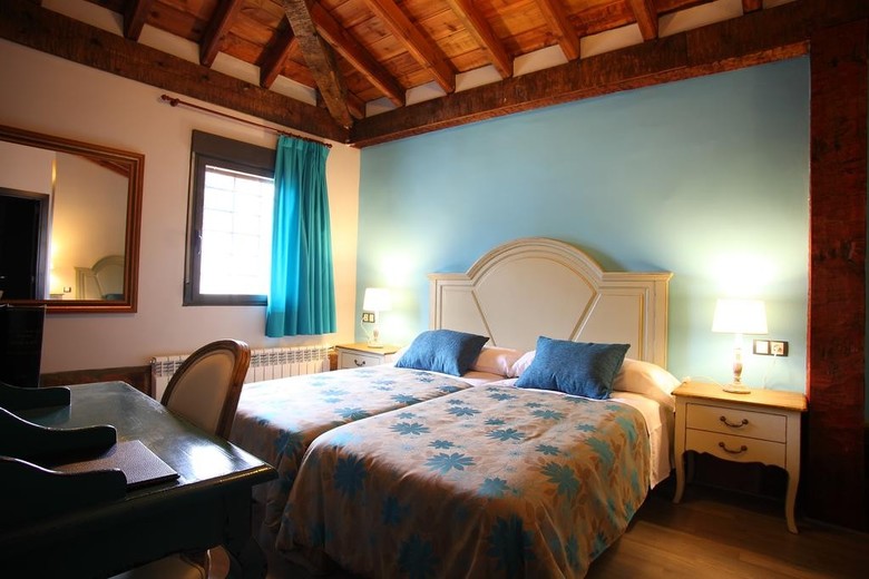 Hostal Douris Temple