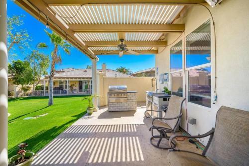 Villa With Private Pool And Jacuzzi Gameroom Walk To Festivals