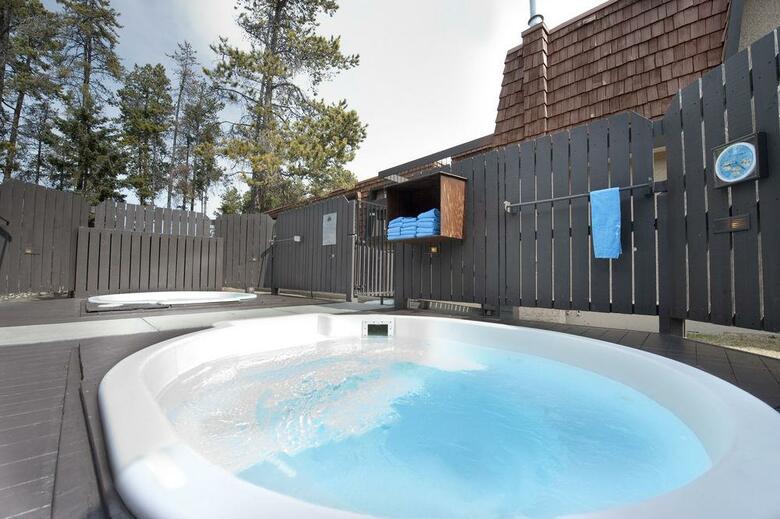 Hotel Tonquin Inn