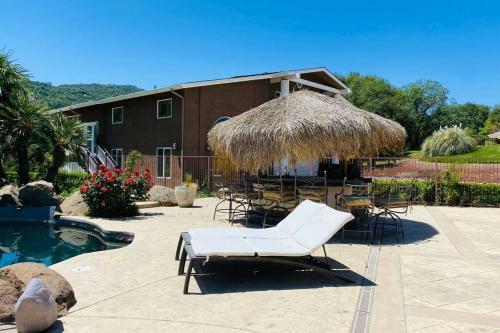 Private Mountain Retreat With Pool And Mini-golf