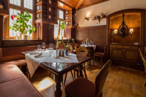 Hotel Und Weinhaus Zum Krug