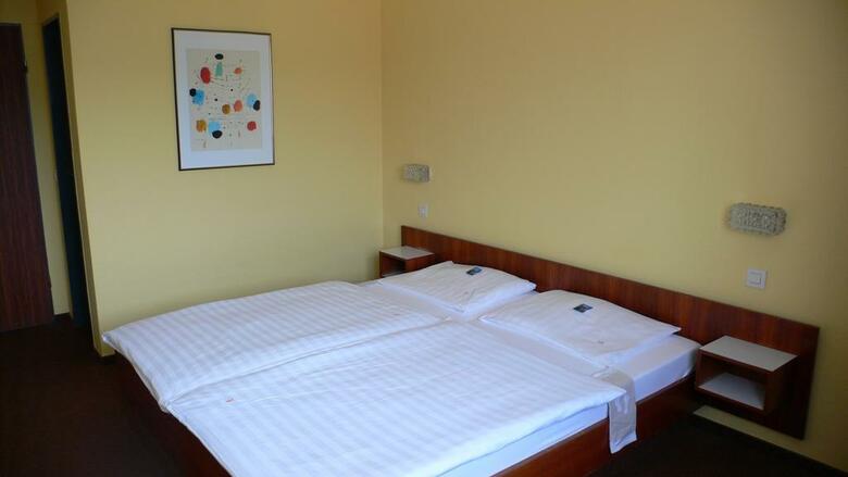 Hotel Meran Hallenbad & Sauna