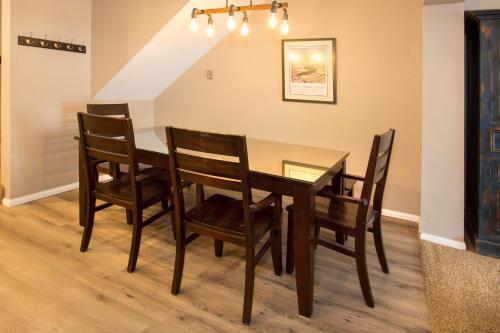 Apartamento St Anton Courtyard View 2-bedroom Condos With Two Oversized Jacuzzi Spas