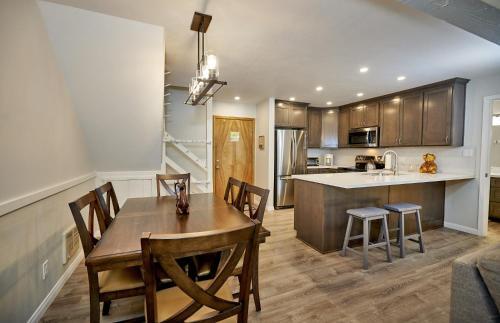 Apartamento St Anton Courtyard View 2-bedroom Condos With Two Oversized Jacuzzi Spas