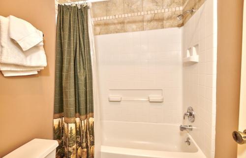 Apartamento St Anton Courtyard View 2-bedroom Condos With Two Oversized Jacuzzi Spas