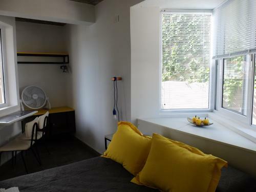 Apartamento Doble Matrimonial, Monoambiente, 4to Piso Escalera